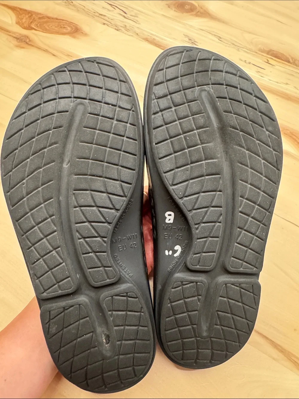 OOFOS OOahh Recovery Slides Black M9 W 11